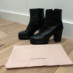 Stuart Weitzman - Ande Leather Block-Heel Booties